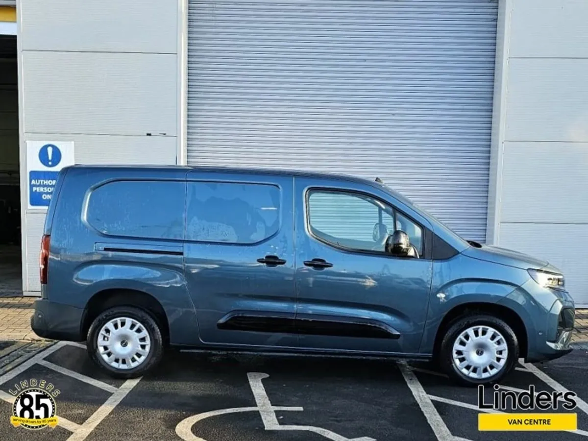 Opel Combo LWB SPORTIVE 5YR WARRANTY - Image 3