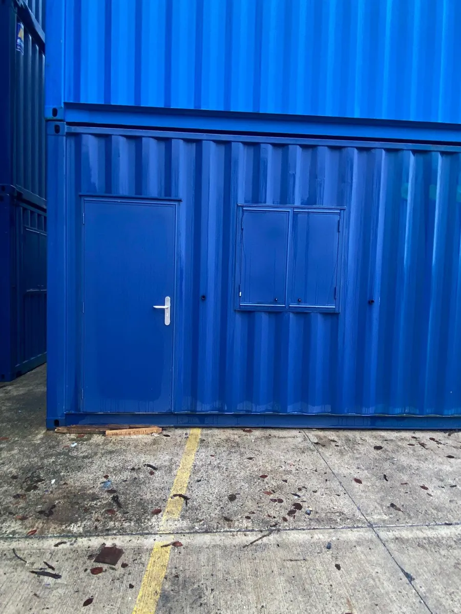 40FT X 8FT INSULATED STORE/SHIPPING CONTAINER - Image 2