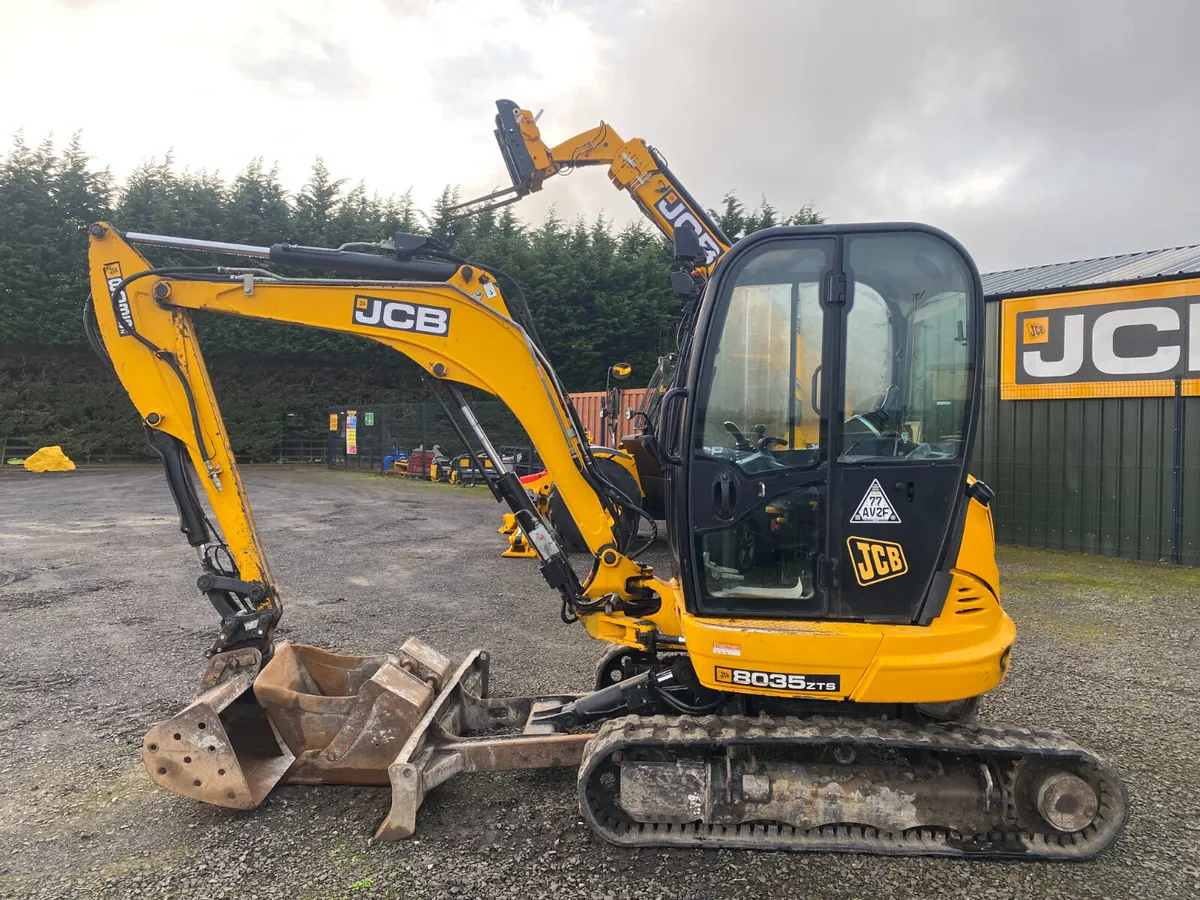 JCB 8035 ZTS TRACKED EXCAVATOR YEAR 2018 - Image 1