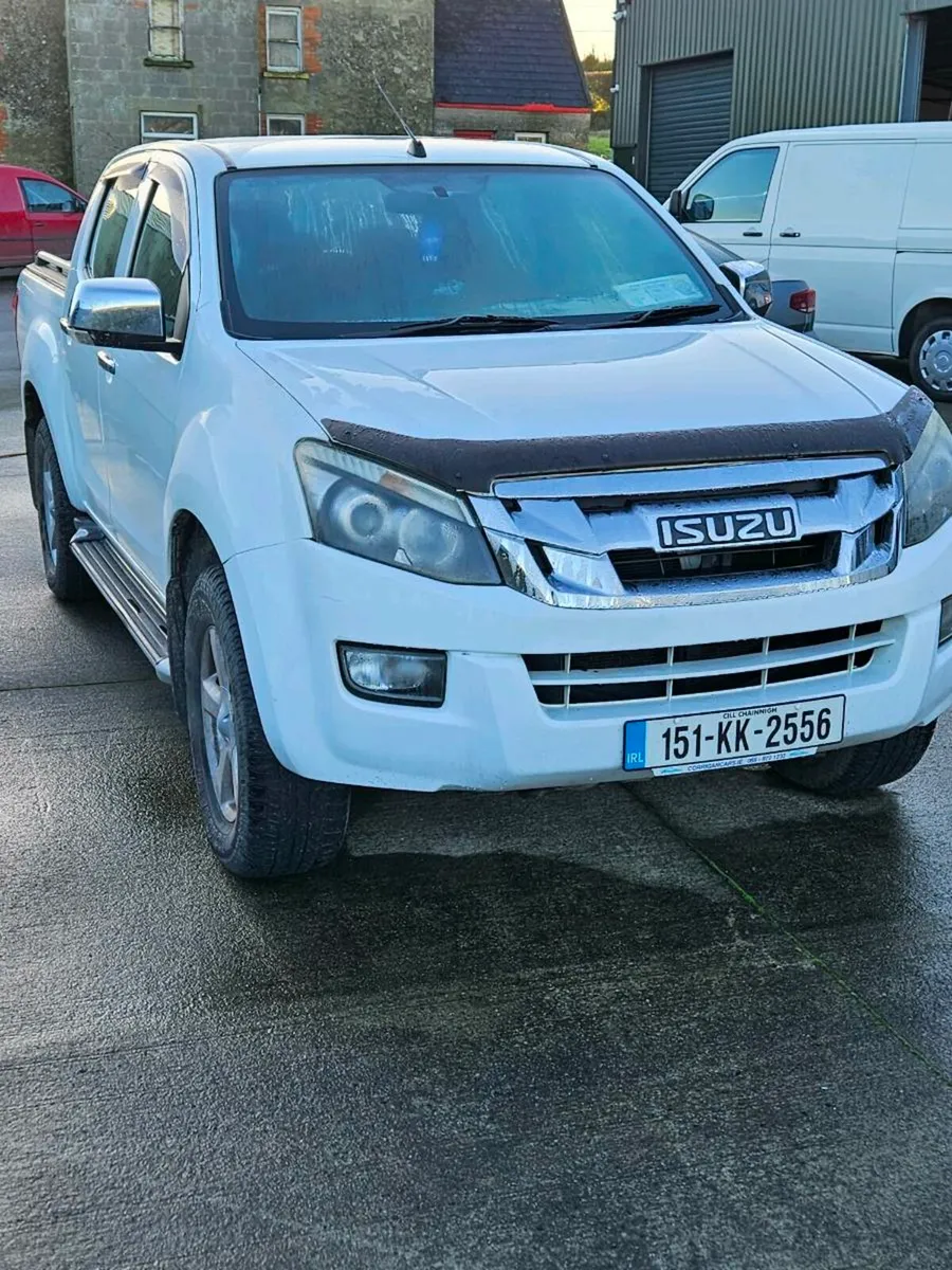 2015 isuzu dmaxi  tax  and doe - Image 1
