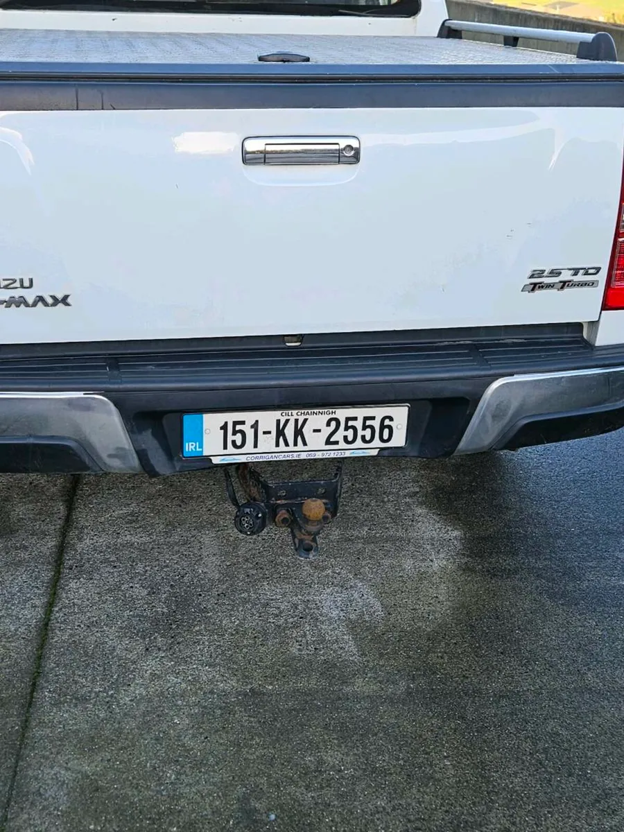 2015 isuzu dmaxi  tax  and doe - Image 4