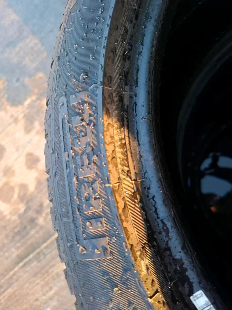 17" Pirelli tyres - Image 2