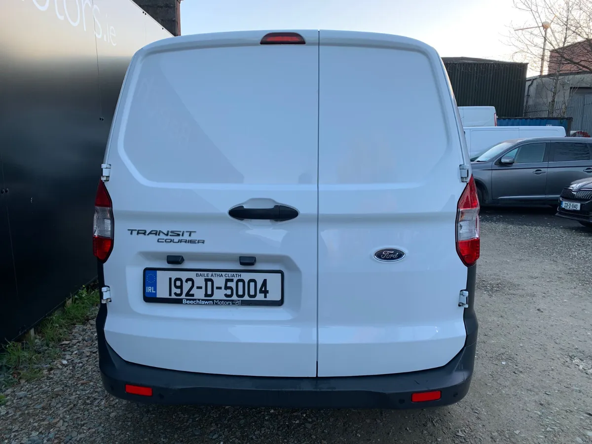 FORD TRANSIT COURIER 1.5 TDCI 6SP TREND - Image 4