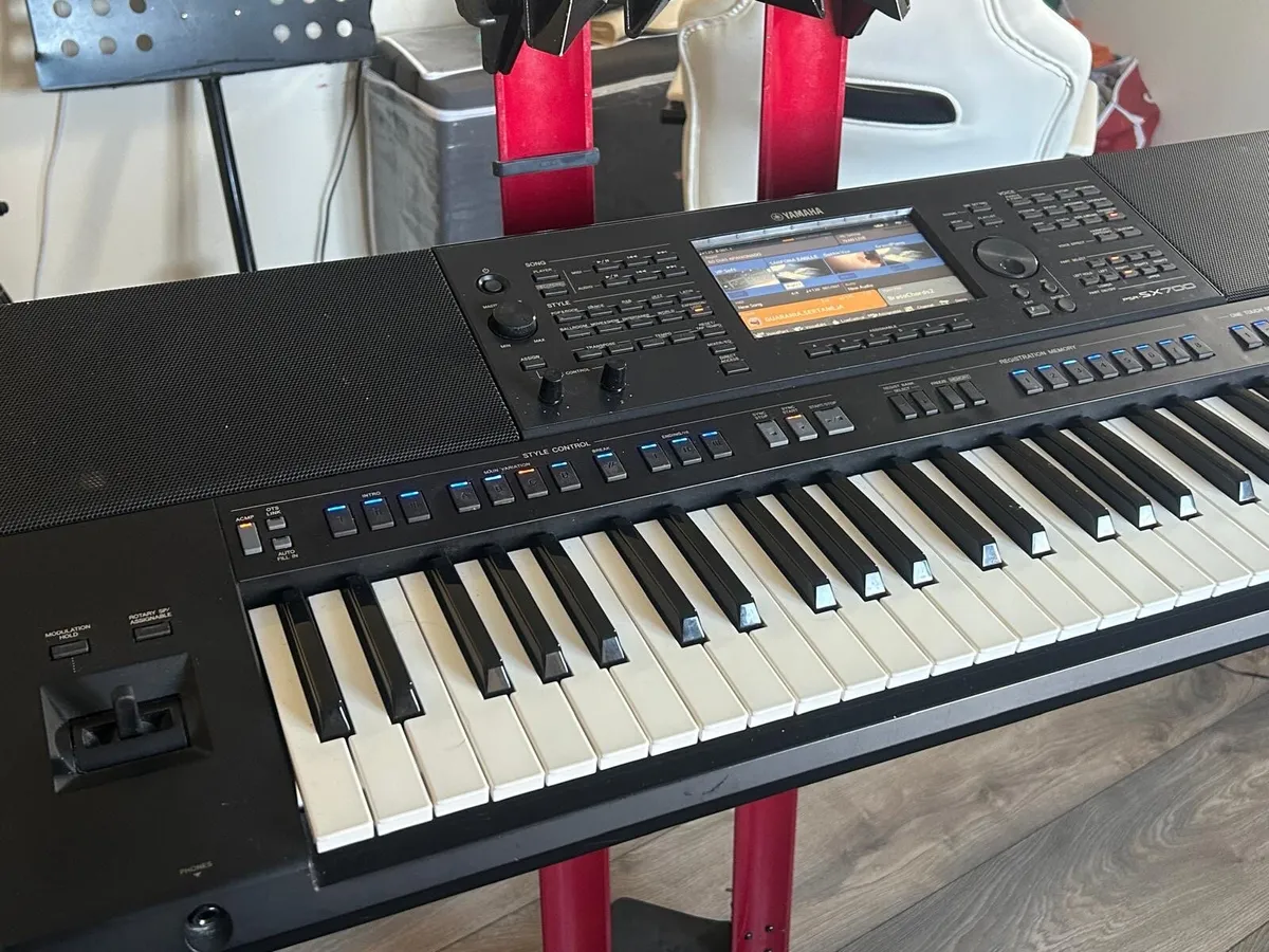 Keyboard Yamaha psr-SX700 - Image 2