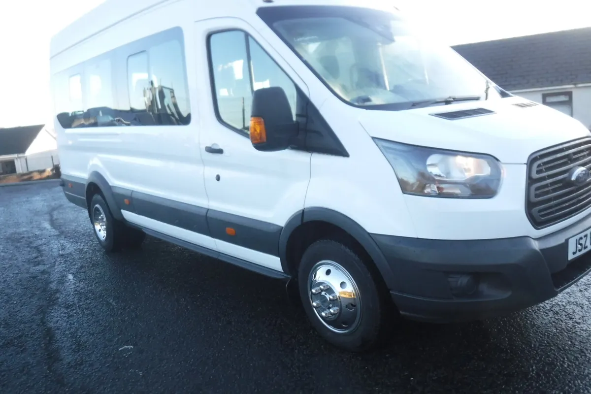 Minibus 2017 Ford Transit 17 seater with tachograp - Image 2