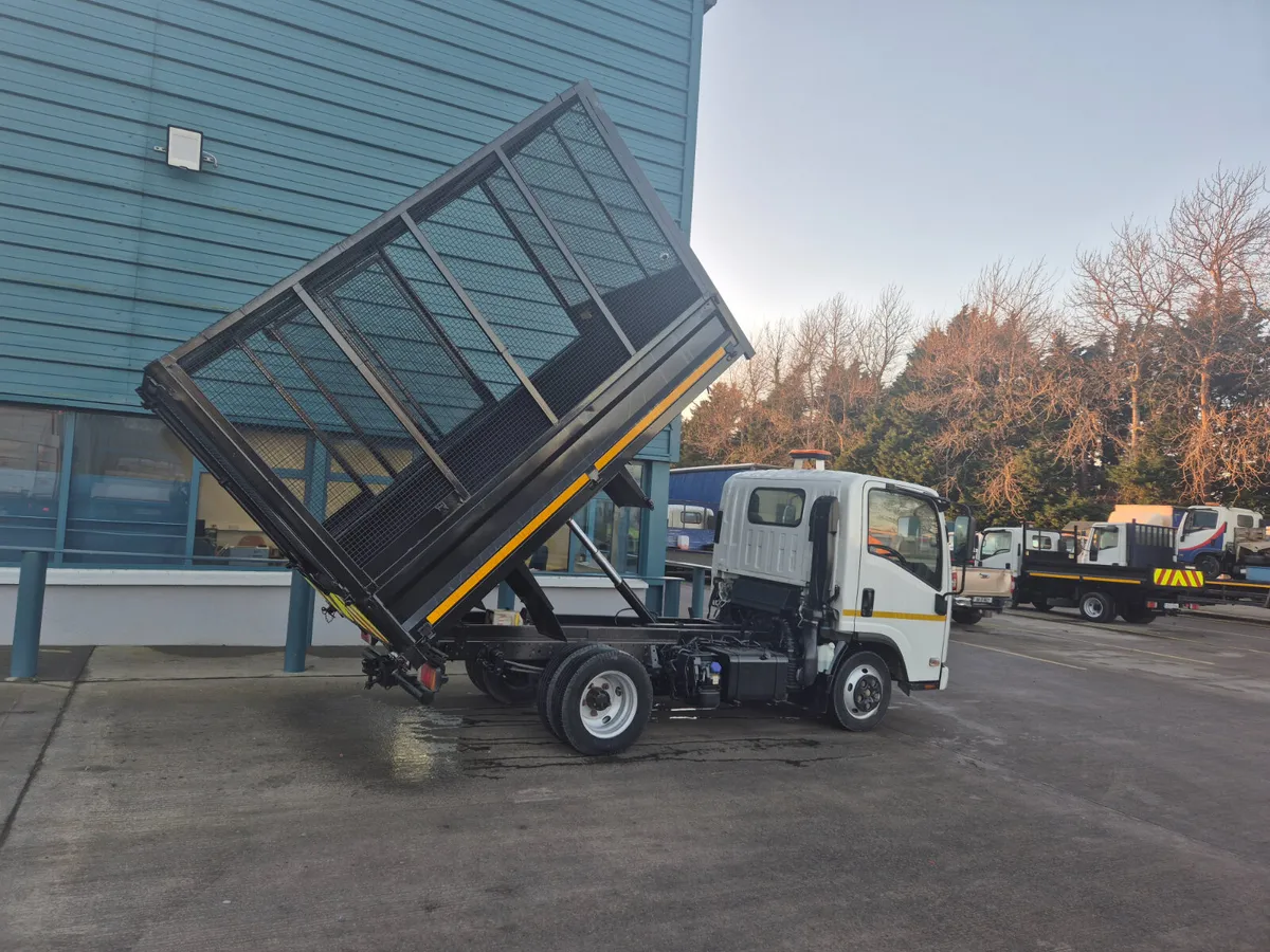 2022 ISUZU 3.5TON TIPPER - Image 3