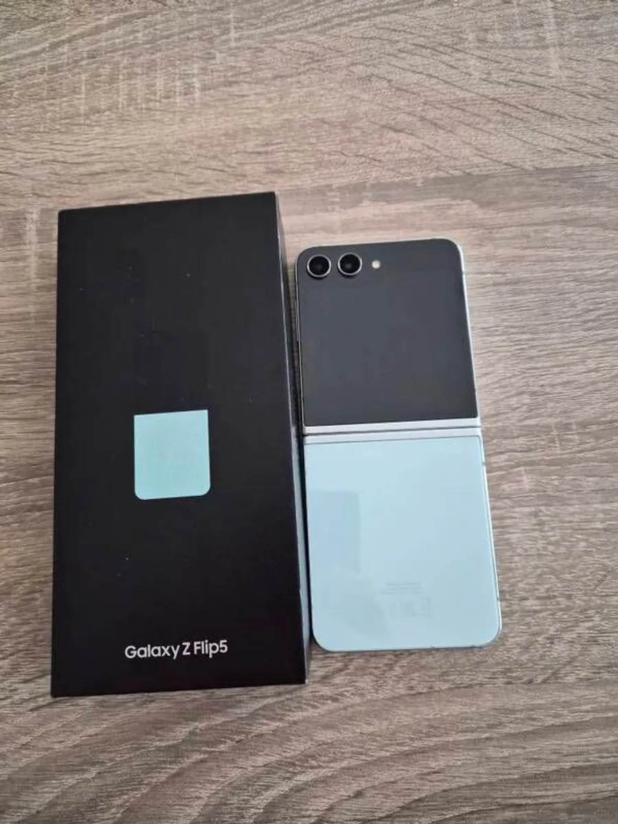 samsung Z flip 5 - Image 4
