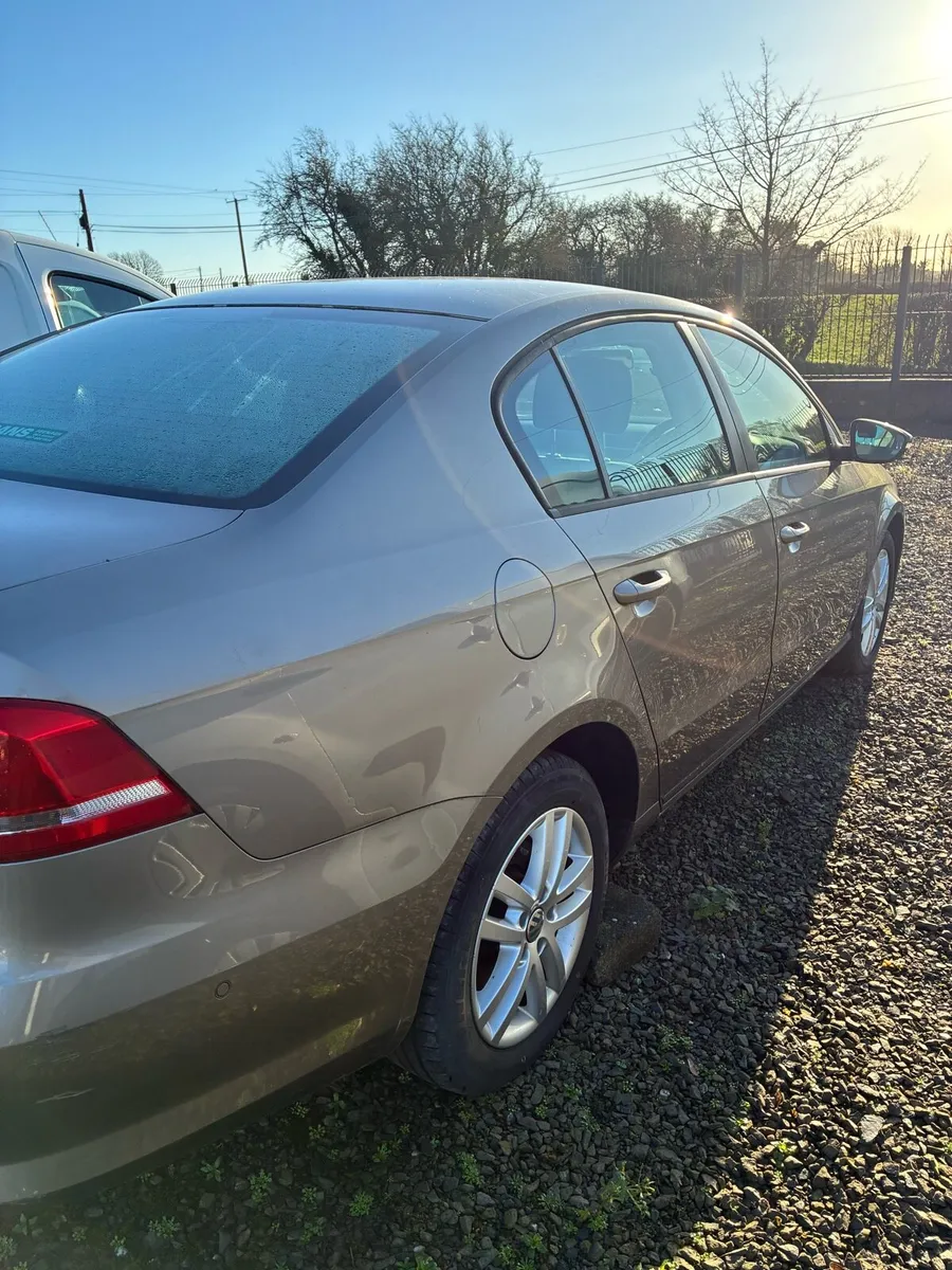 2011 VW passat - Image 1