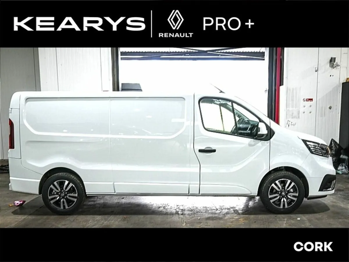 Renault Trafic LL30 170 Auto Sport+ - Image 4