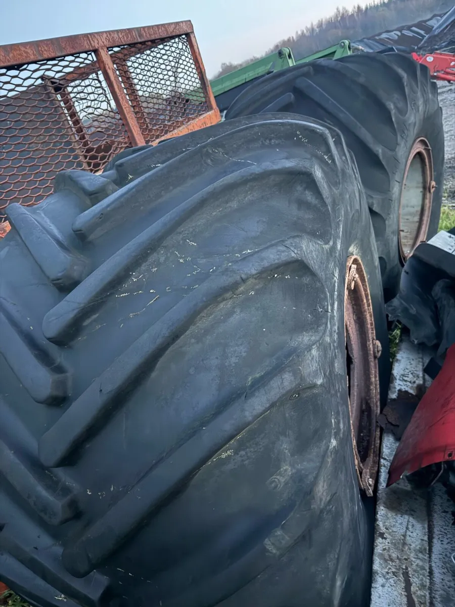 2x Wide Wheels for turf hopper/ trailer - Image 2