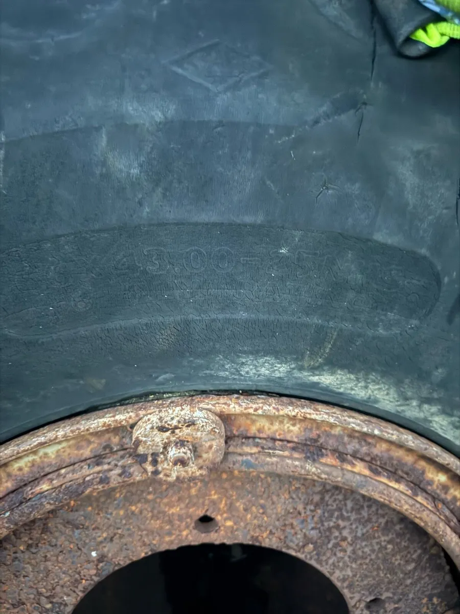 2x Wide Wheels for turf hopper/ trailer - Image 4