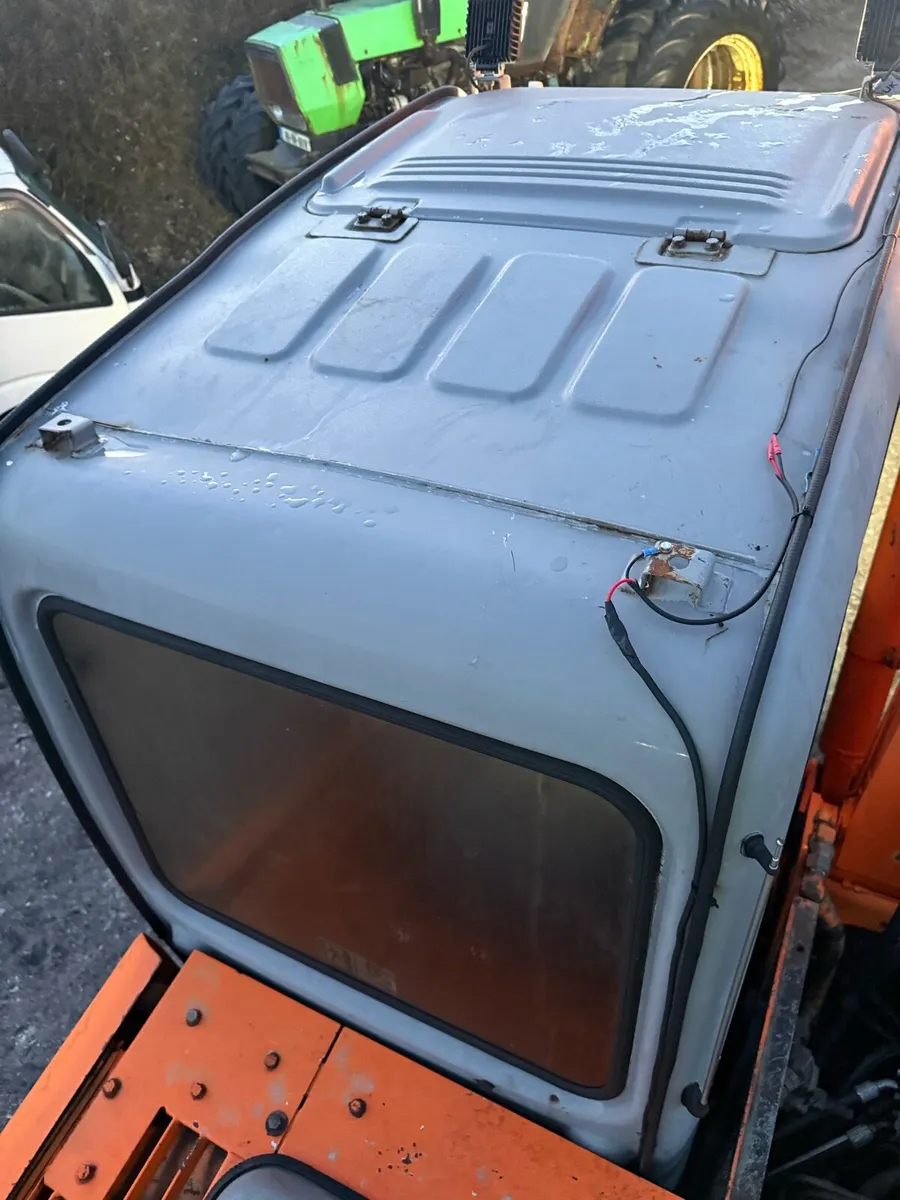 Hitachi ex120-5 - Image 4