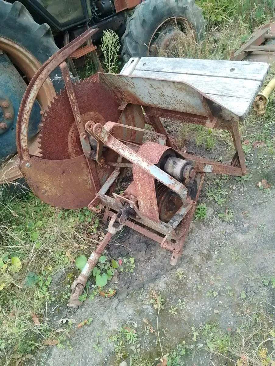 Sawbench Ferguson Original Condition Vintage - Image 1