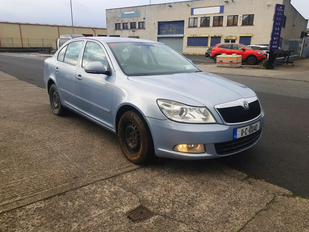 11 Skoda Octavia - Image 1