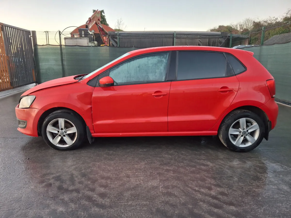 ?2014 Volkswagen Polo  1.2 Petrol - Image 4