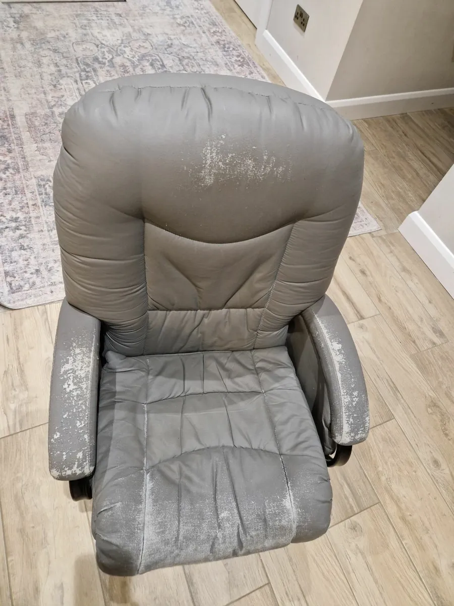 Babylo Cloud Nine Glider & Ottoman - Image 2