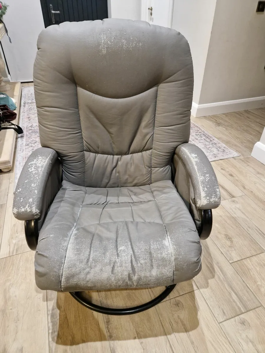 Babylo Cloud Nine Glider & Ottoman - Image 3