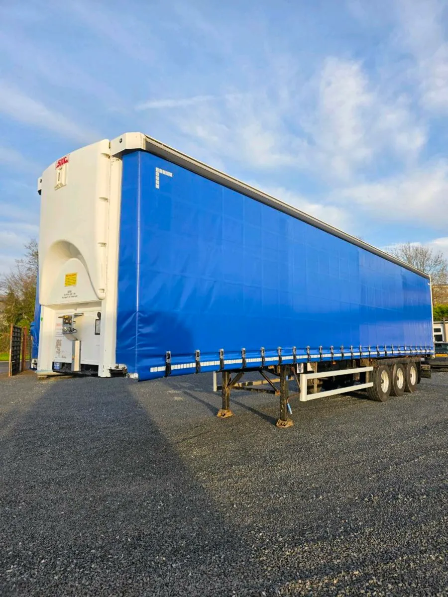 2013 SDC CURTAINSIDER - Image 1