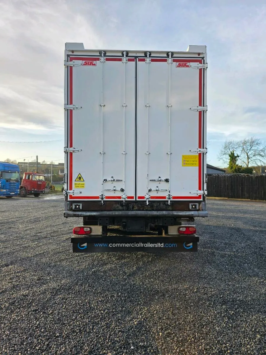 2013 SDC CURTAINSIDER - Image 3