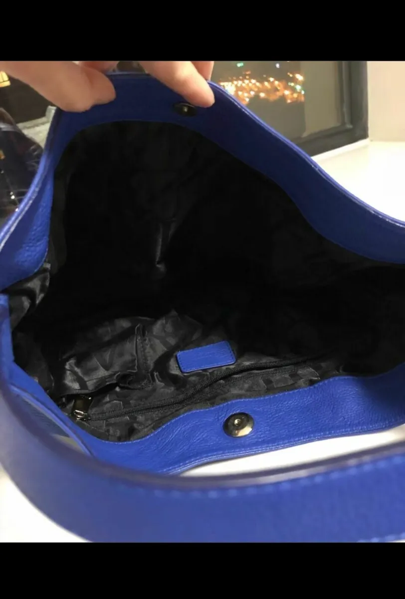 Genuine Furla leather handbag almost brand new - Image 4