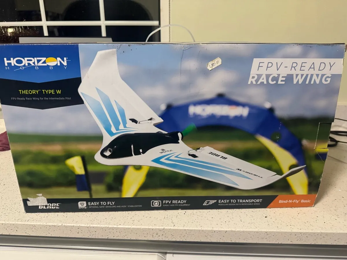 FPV racing wing, BNF new in box - Image 1