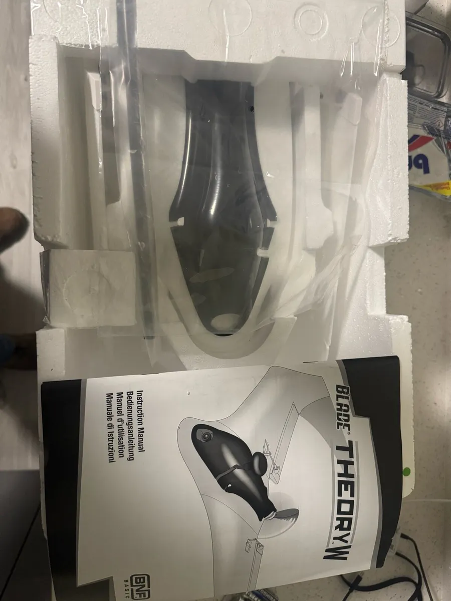 FPV racing wing, BNF new in box - Image 3