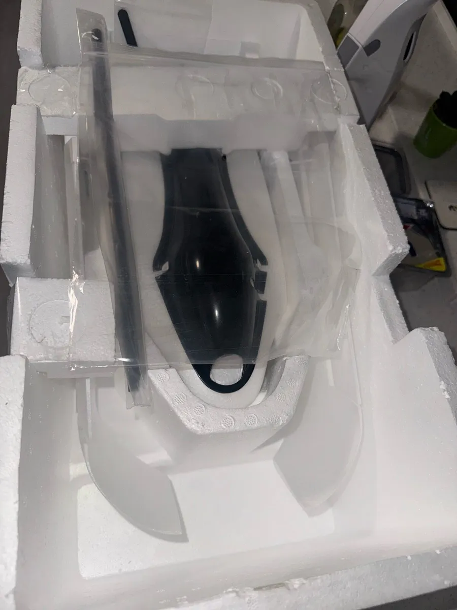 FPV racing wing, BNF new in box - Image 4