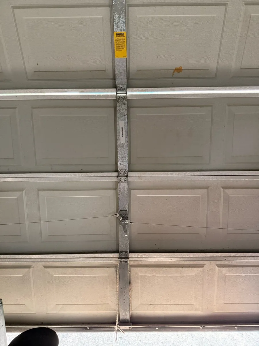 Galvanised steel garage door - Image 2