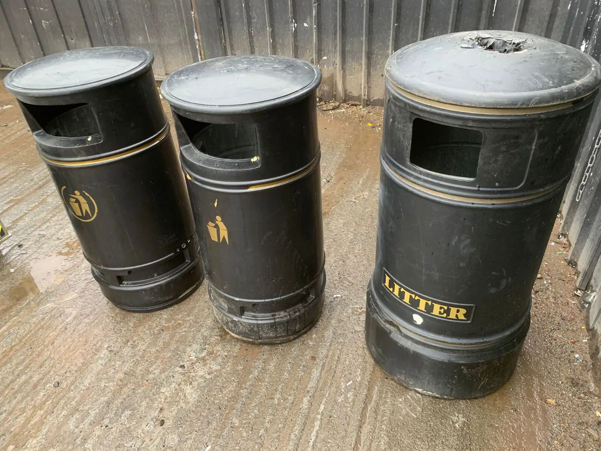 Outdoor Litter Bins - Image 3