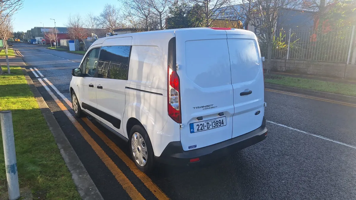 Ford  Connect Crewcab 2022 - Image 4