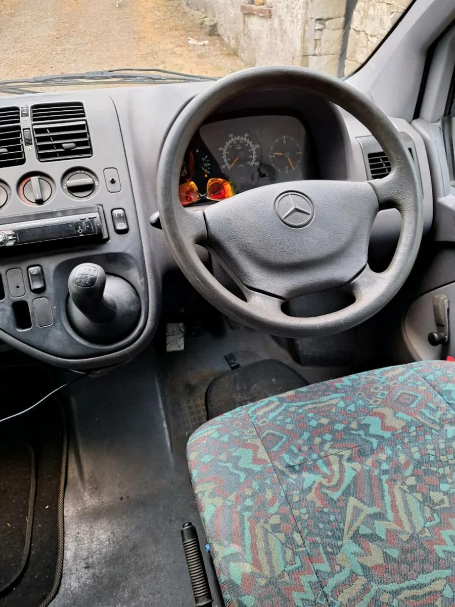 Camper van - Image 2