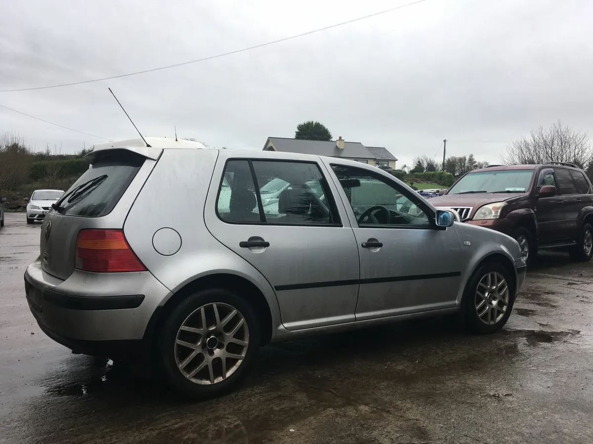 VW Golf 2002 - For Parts - Image 2