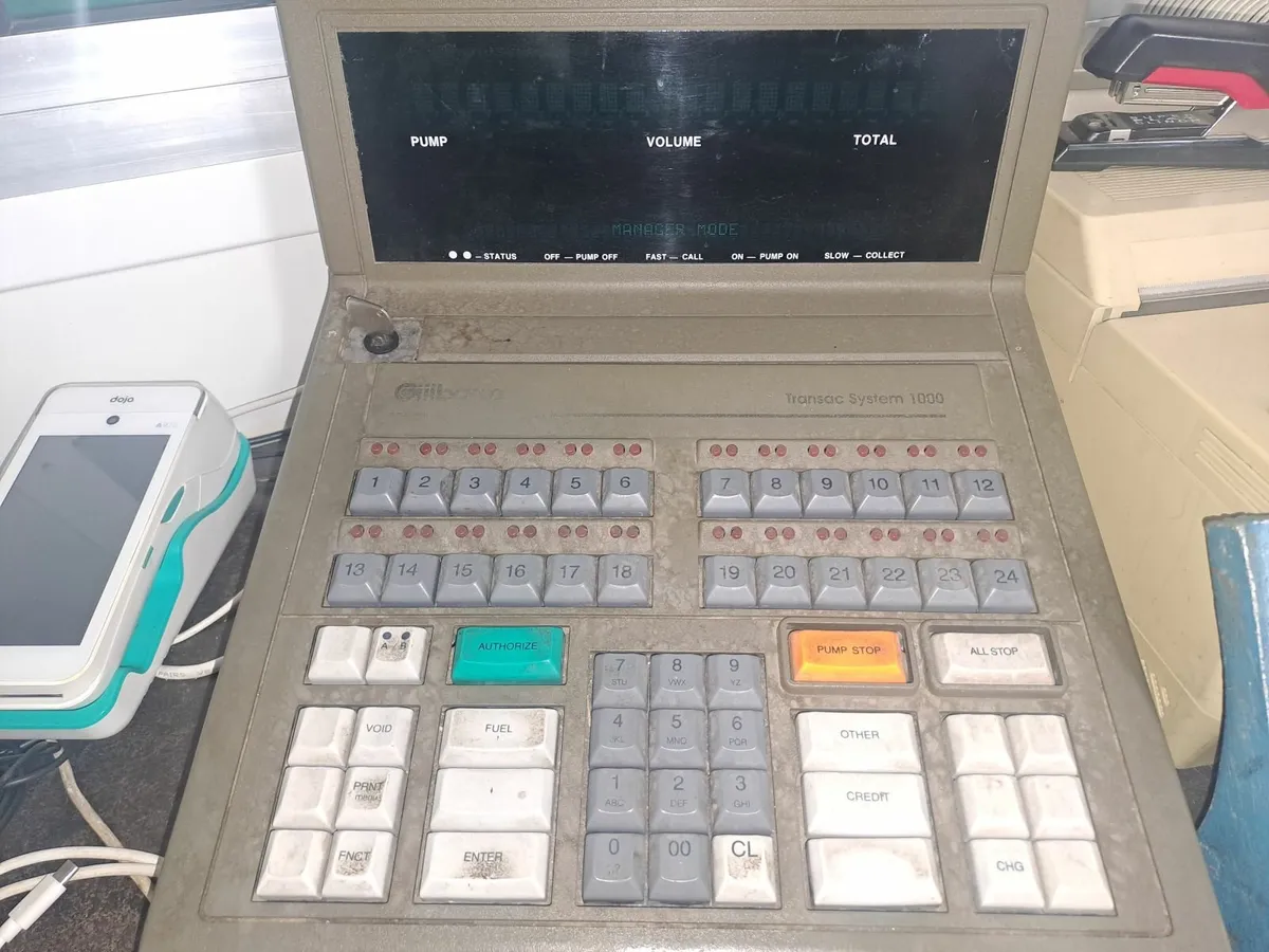 TS 1000 with customer display and printer - Image 1