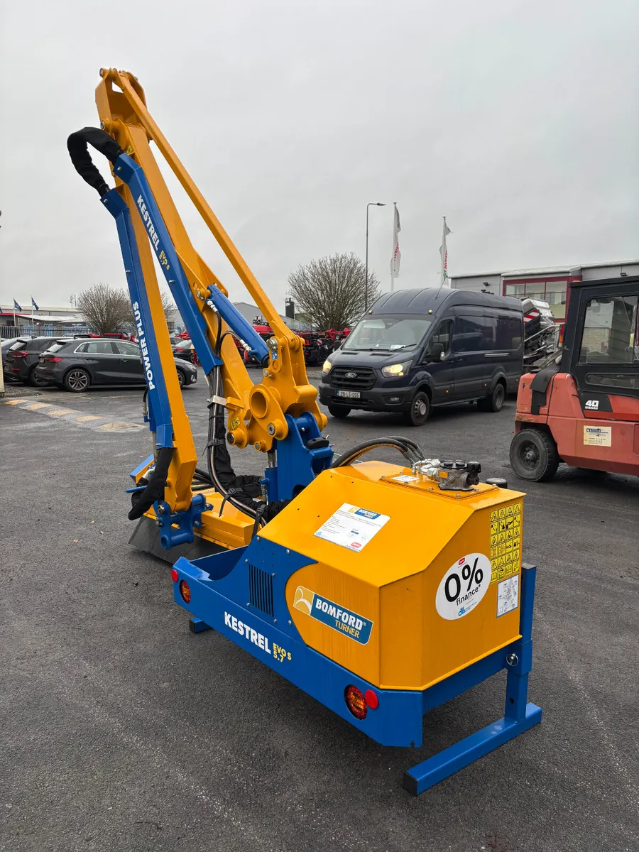 Bomford Turner Kestrel S 5.7m Hedgecutter - Image 3