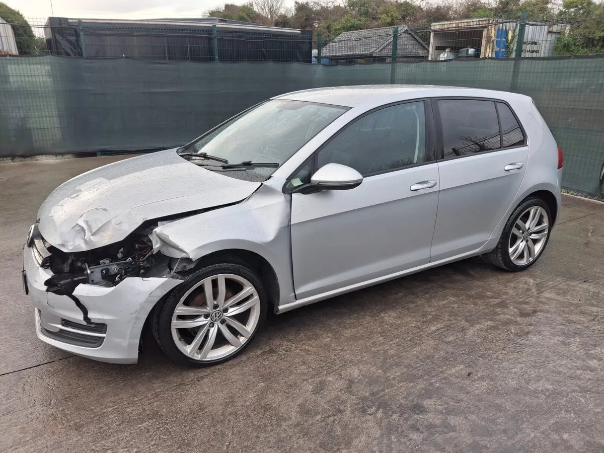 €500 OFF 2015 Volkswagen Golf  Tdi - Image 2