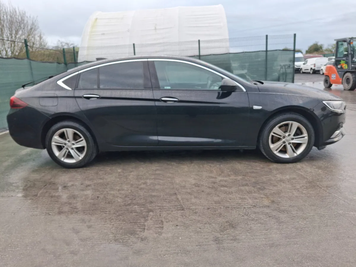 ? 172 Opel Insignia  Grand Sport    2.0 Tdi - Image 4