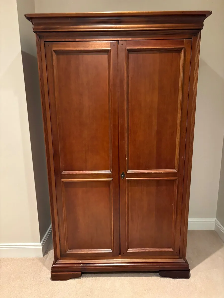 2 Willis and Gambier wardrobes - Image 1