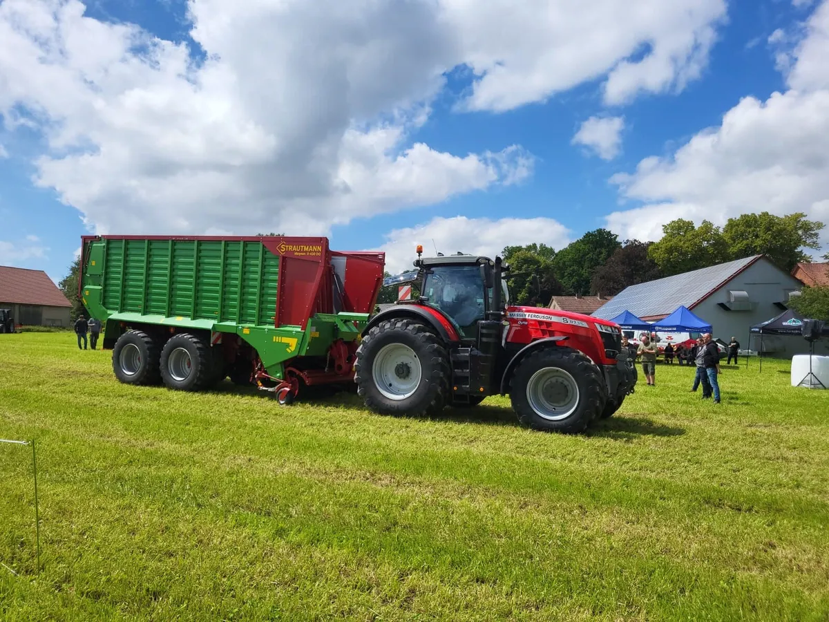 Strautmann Magnon 11-430 Short-Cut Forage Wagon - Image 1