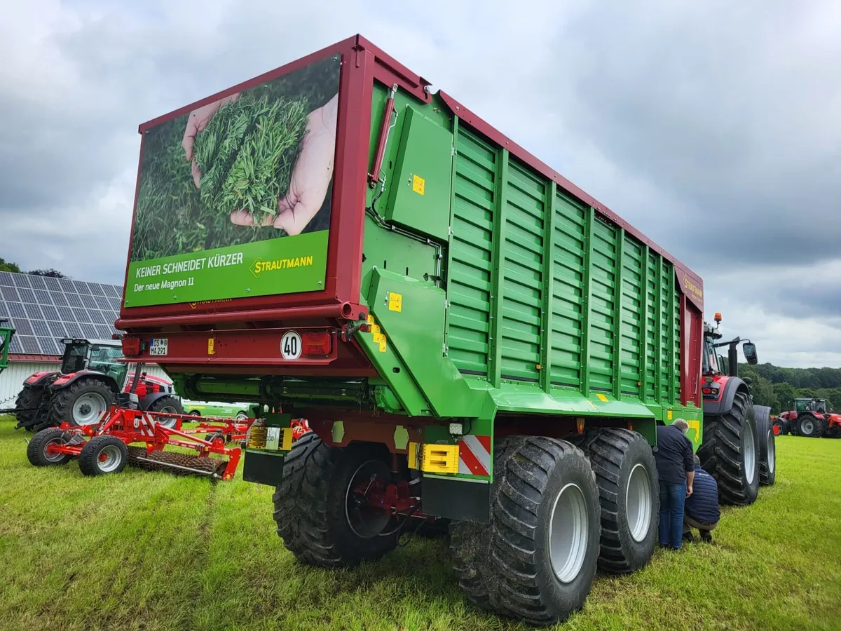 Strautmann Magnon 11-430 Short-Cut Forage Wagon - Image 2