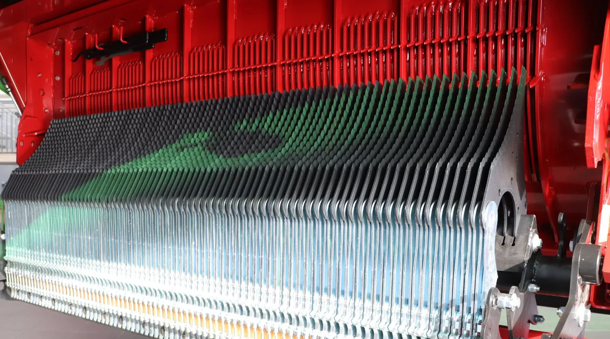 Strautmann Magnon 11-430 Short-Cut Forage Wagon - Image 3