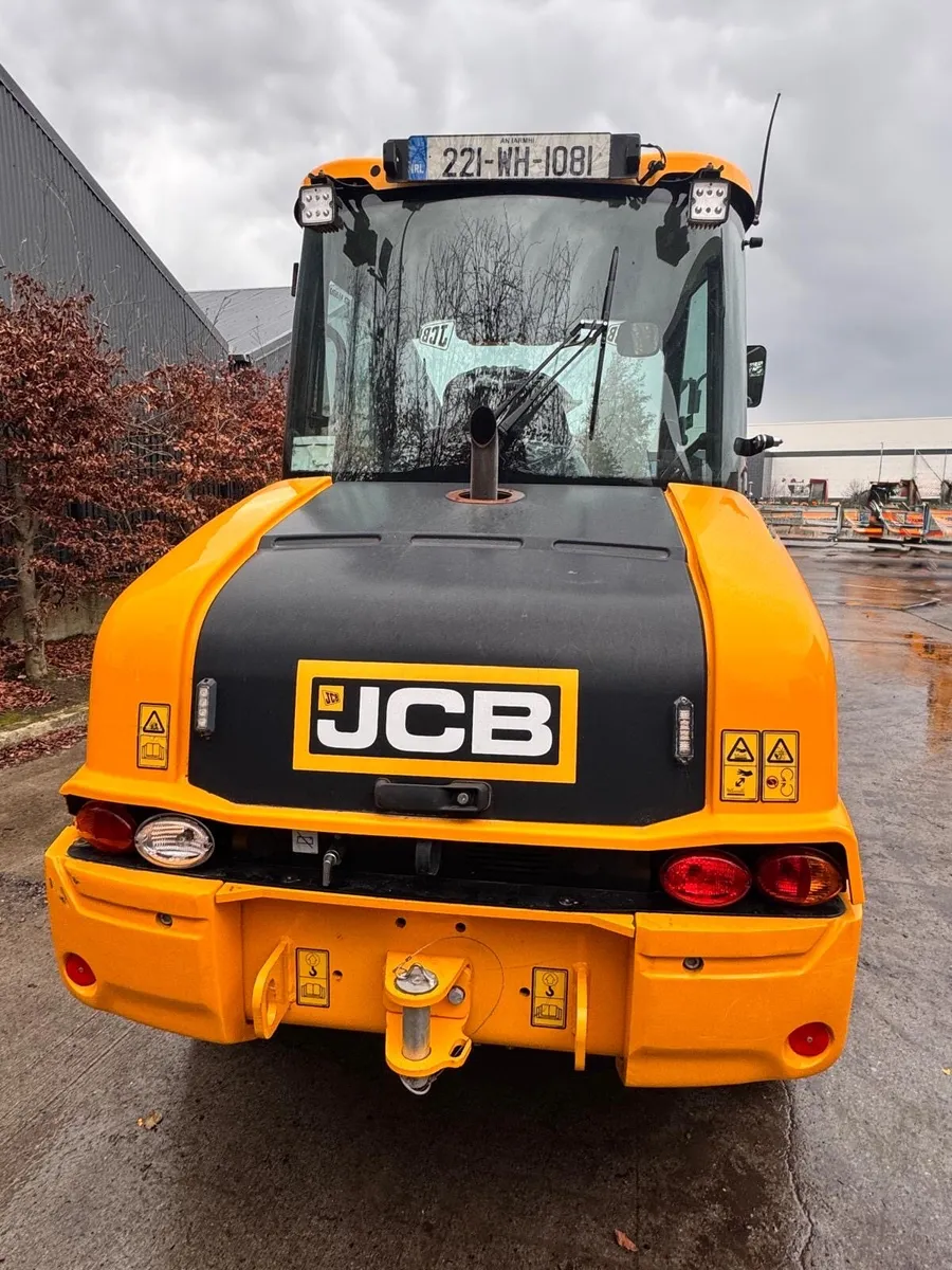 Jcb 407 Agri shovel - Image 1