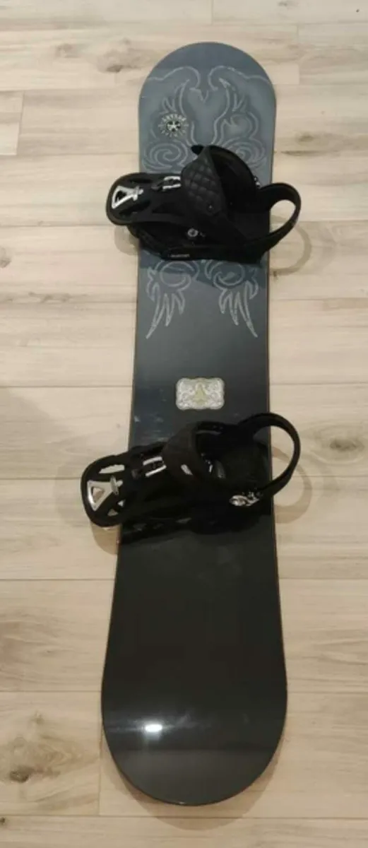 Burton Bullet Snowboard with attachments & bag - Image 2