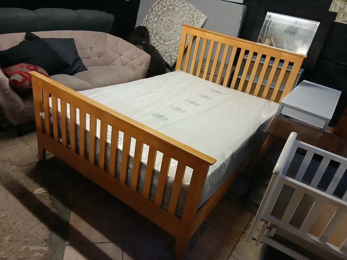 Bed and mattress - Image 1