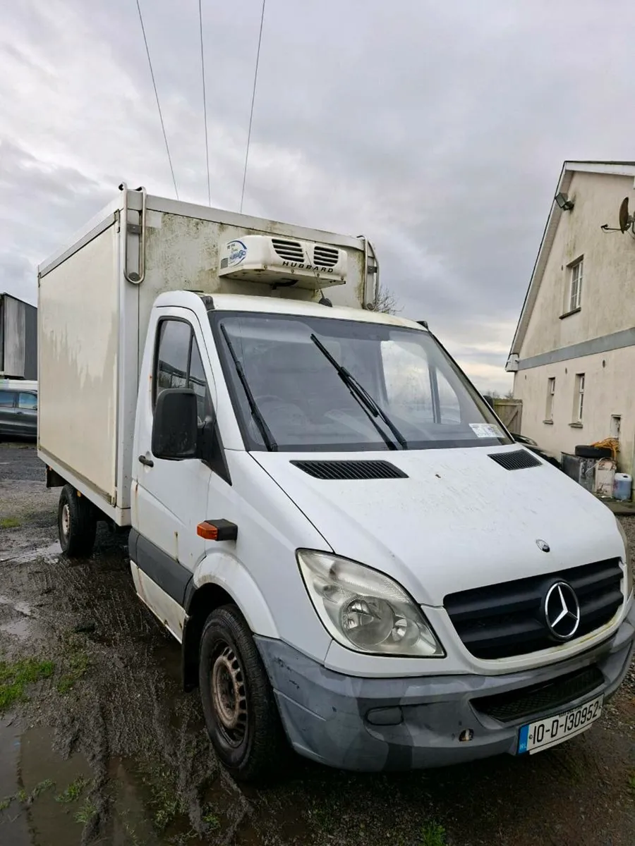MERC SPRINTER BOX BODY FRIDGE 2010 AUTO - Image 1