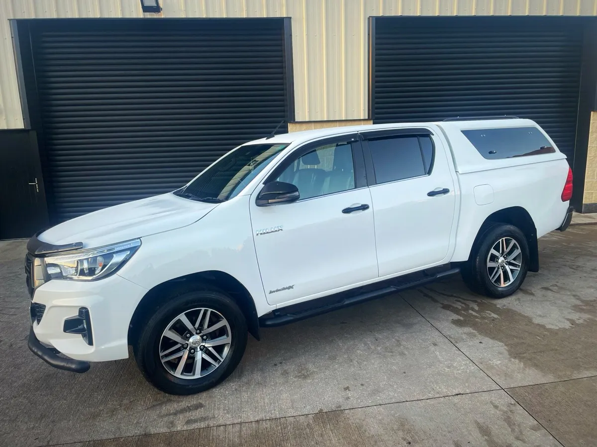 2020 TOYOTA HILUX 2.4 D4D INVINCIBLE X AUTO - Image 1
