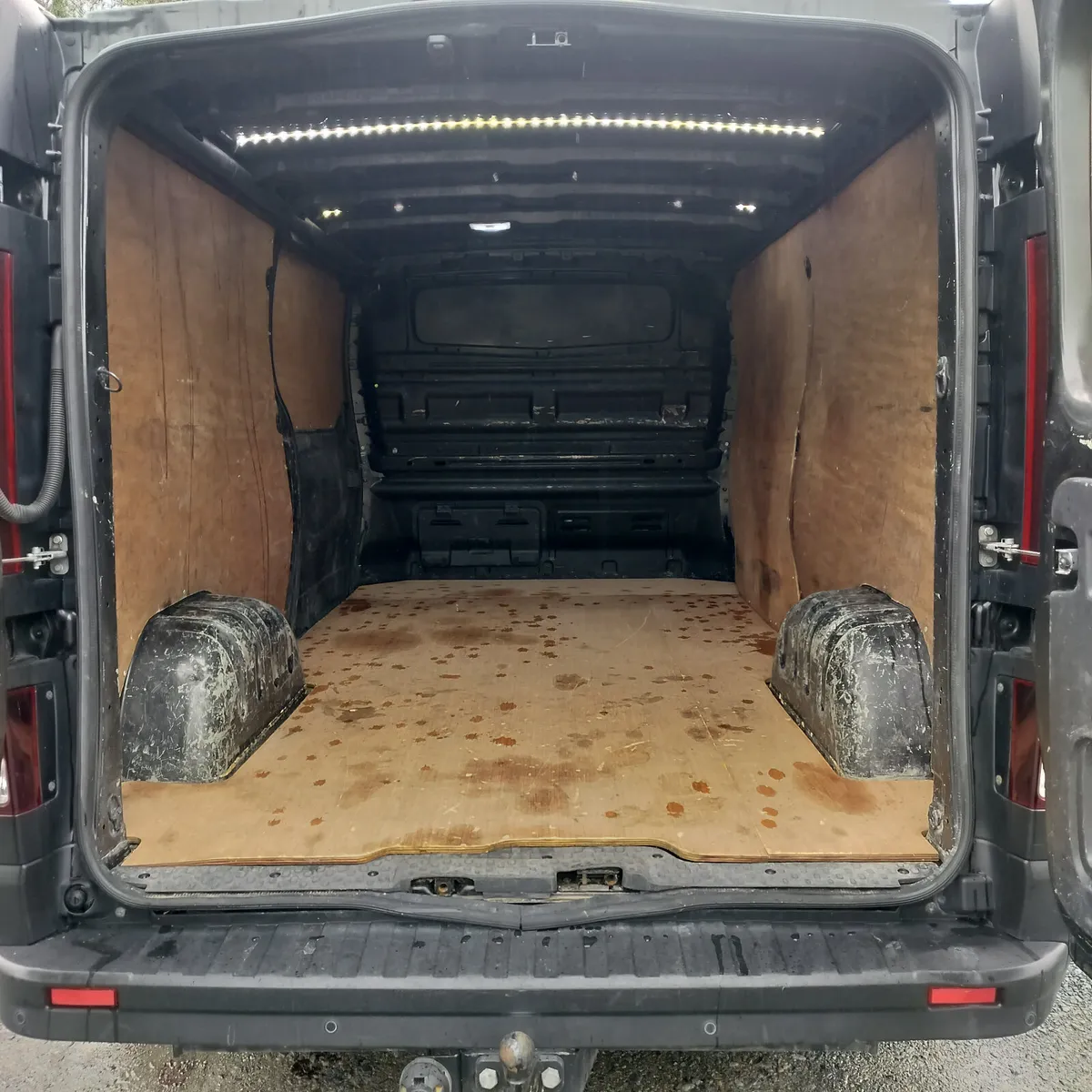 192 Nissan NV300 2019 - Image 4