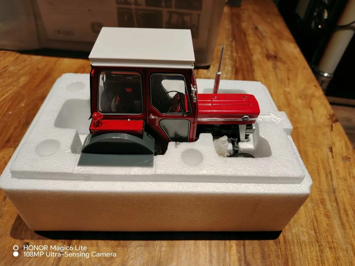 High-End Massey Ferguson & Ferguson Model Collect - Image 3