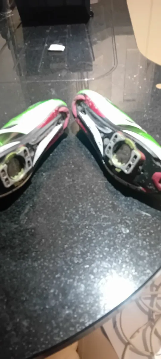 Cycling shoes - Image 1