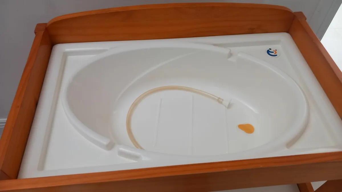 Baby Changing Unit and Cot - Image 2