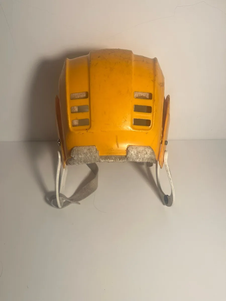 Oldstyle yellow cooper helmet - Image 4